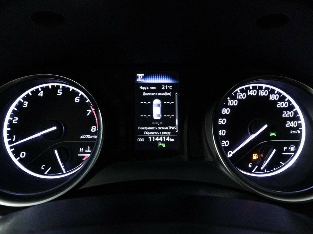 Toyota Camry с пробегом — 2018 год. Фото: #11