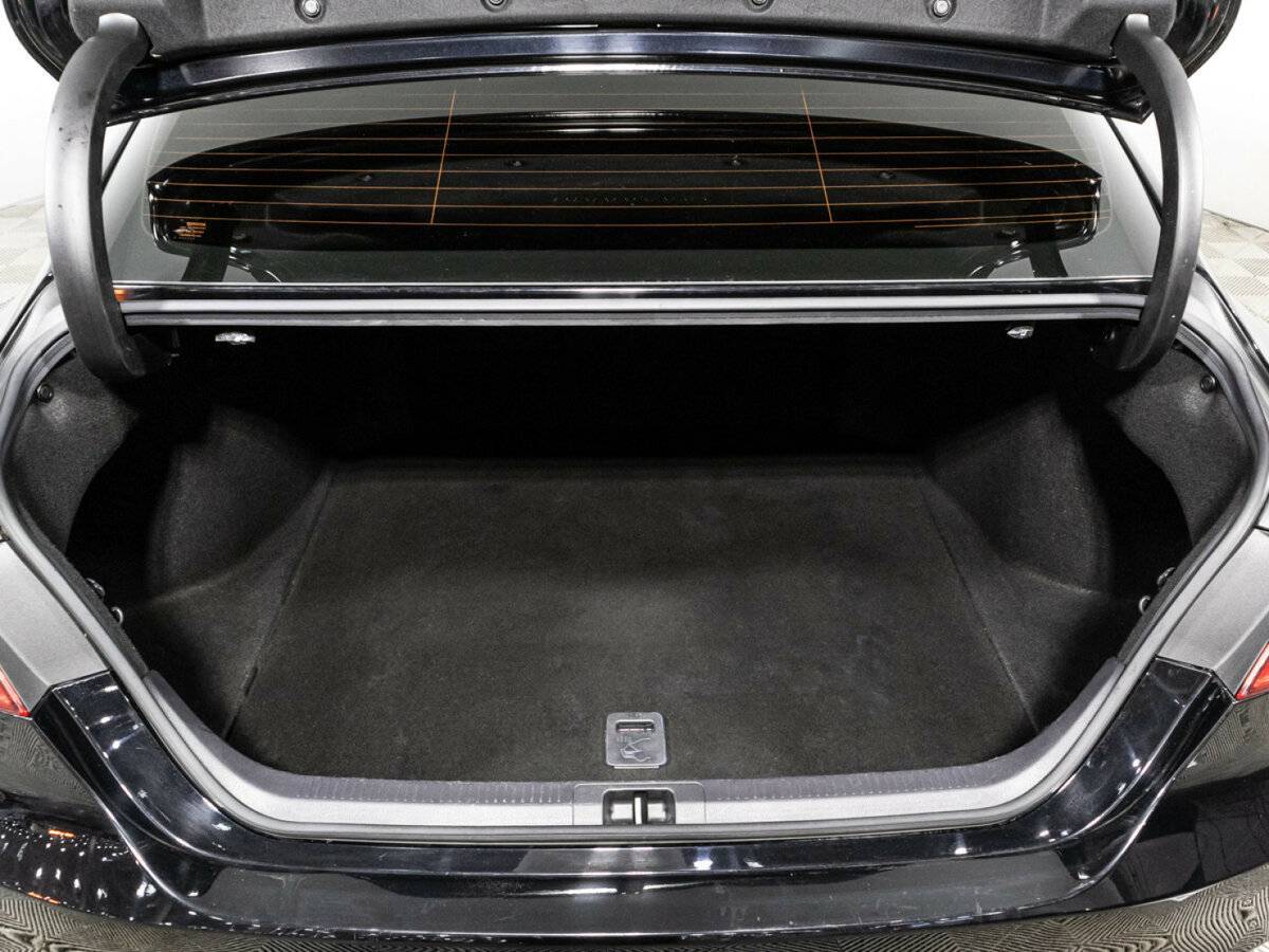 Toyota Camry с пробегом — 2018 год. Фото: #14