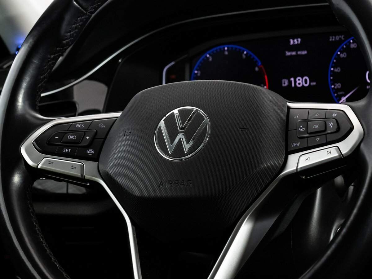 Volkswagen Polo с пробегом — 2021 год. Фото: #10