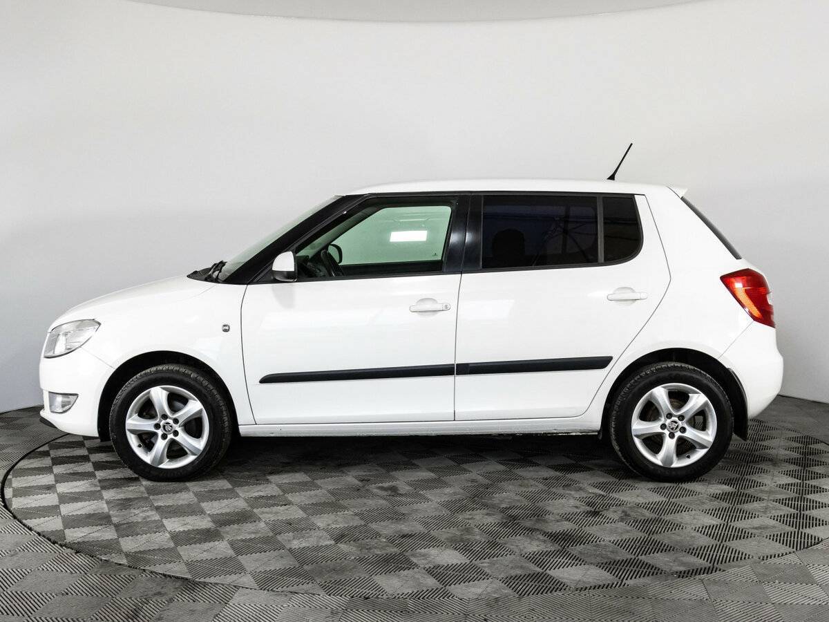 Skoda Fabia с пробегом — 2013 год. Фото: #7