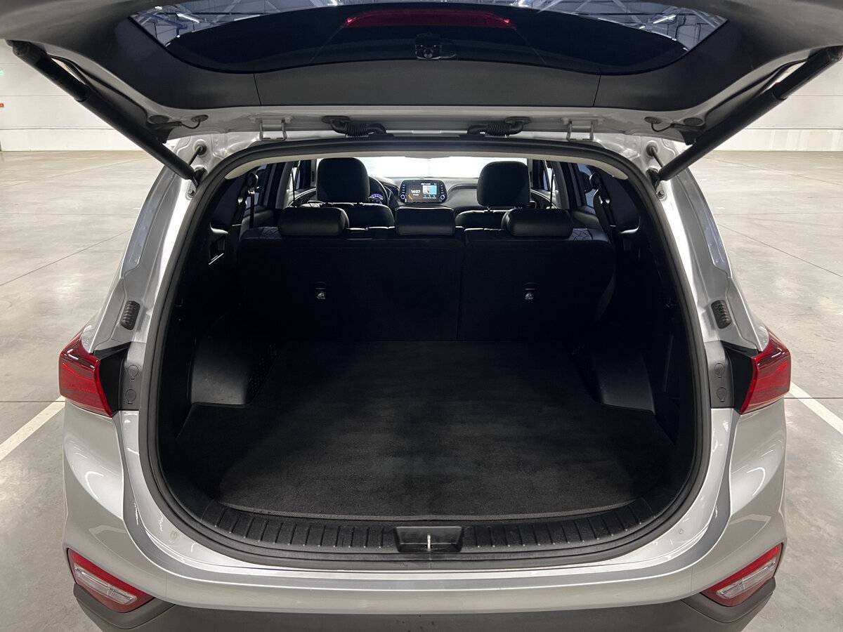 Hyundai Santa Fe с пробегом — 2019 год. Фото: #9