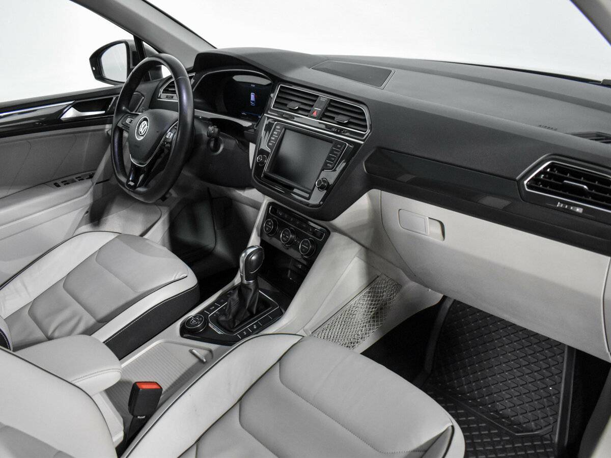 Volkswagen Tiguan с пробегом — 2017 год. Фото: #8