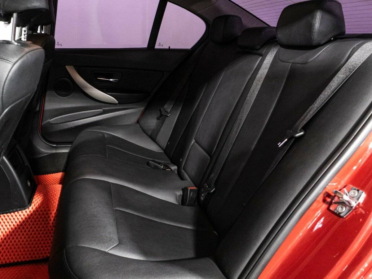 BMW 3 серии с пробегом — 2012 год. Фото: #9