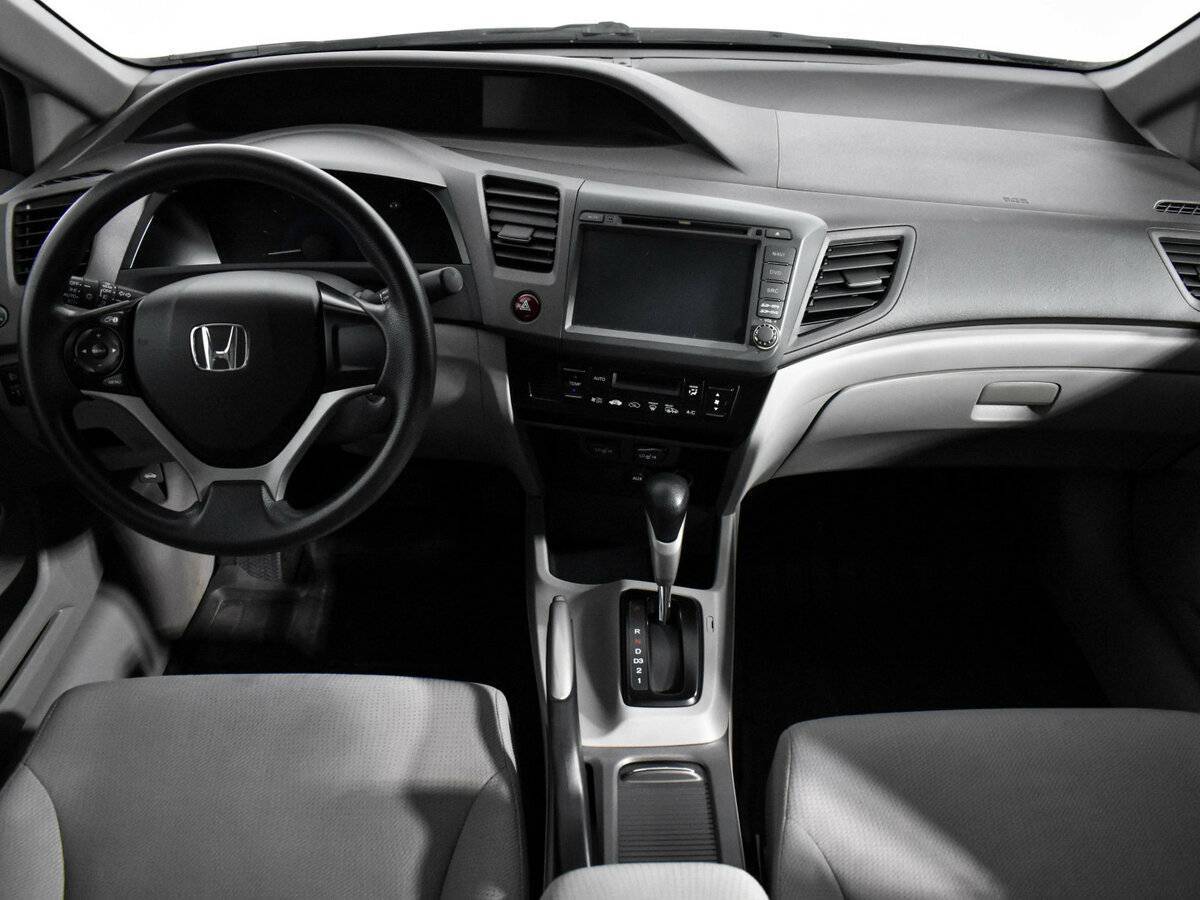 Honda Civic с пробегом — 2012 год. Фото: #9