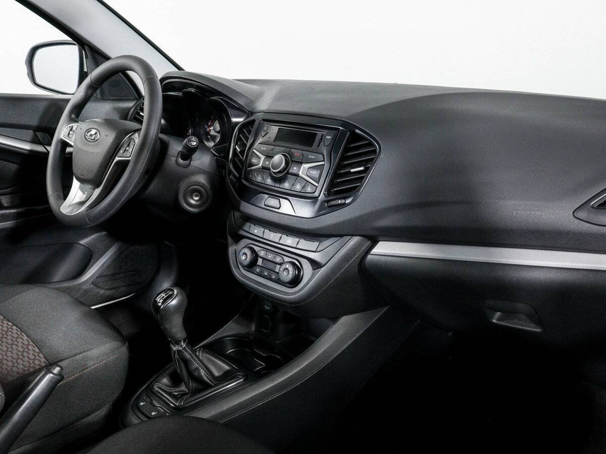 Lada (ВАЗ) Vesta с пробегом — 2018 год. Фото: #5