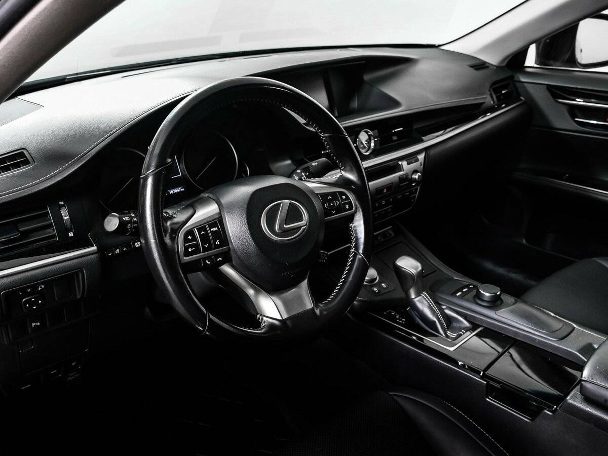 Lexus ES с пробегом — 2016 год. Фото: #12