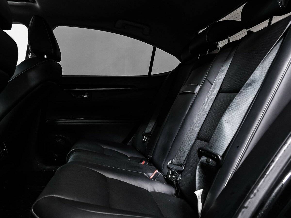 Lexus ES с пробегом — 2016 год. Фото: #13