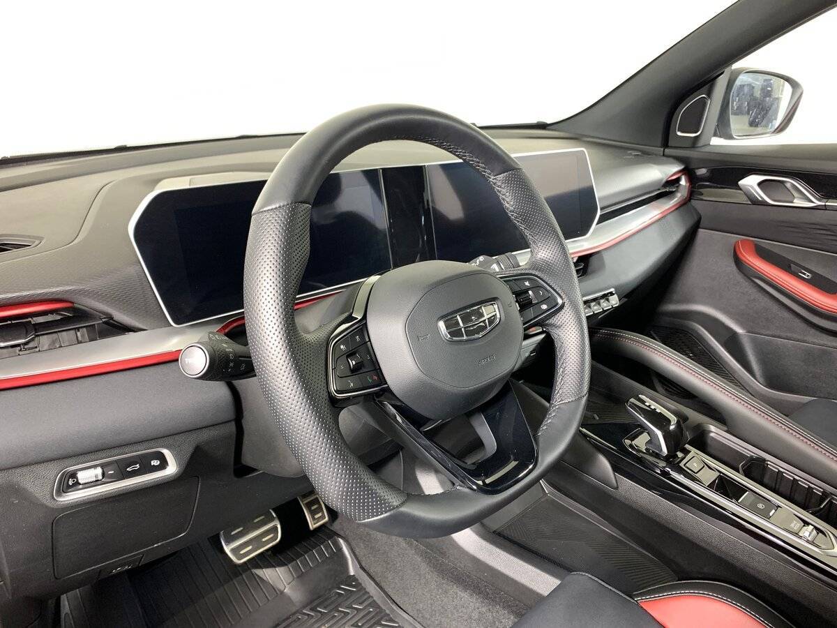 Geely Coolray с пробегом — 2023 год. Фото: #10