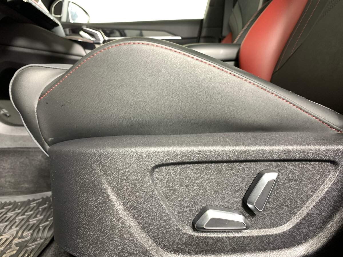 Geely Coolray с пробегом — 2023 год. Фото: #15