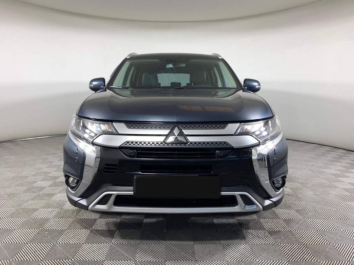 Mitsubishi Outlander с пробегом — 2020 год. Фото: #1