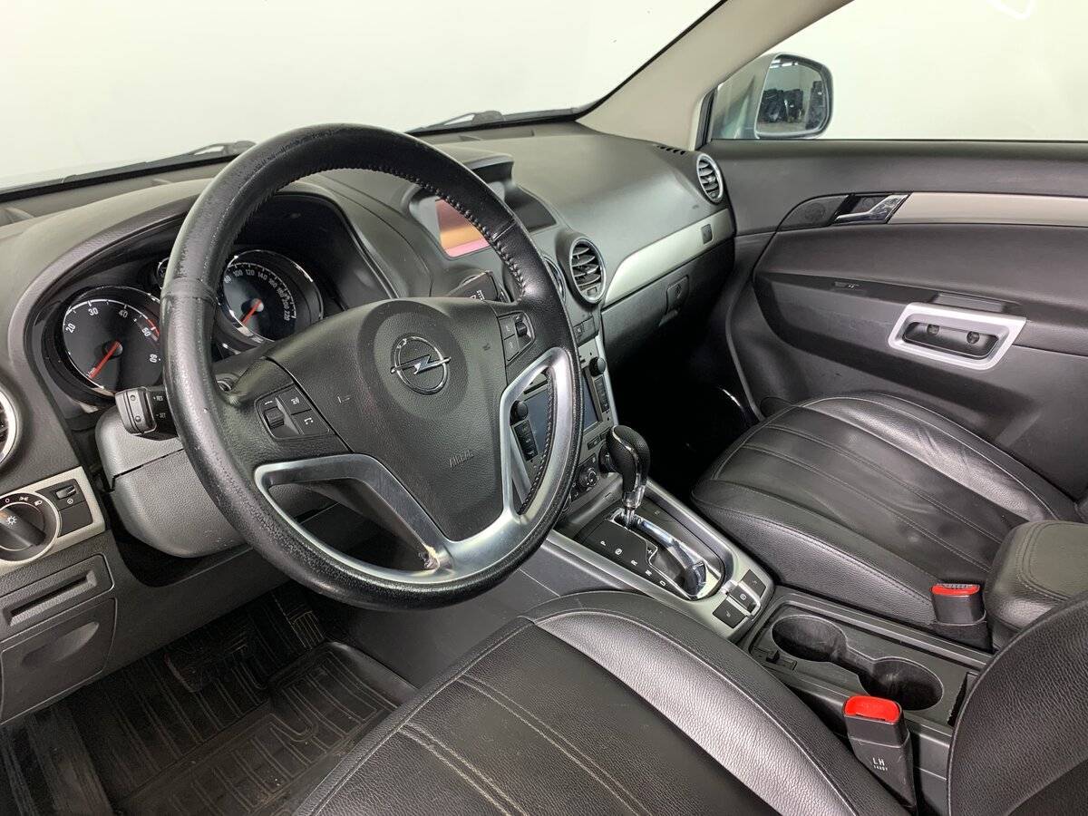 Opel Antara с пробегом — 2014 год. Фото: #10