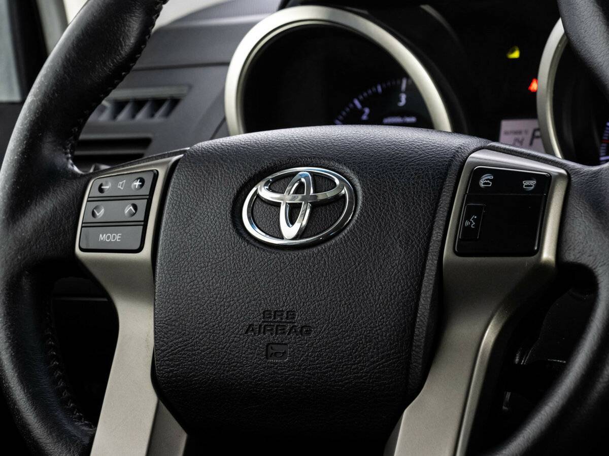 Toyota Land Cruiser Prado с пробегом — 2013 год. Фото: #12