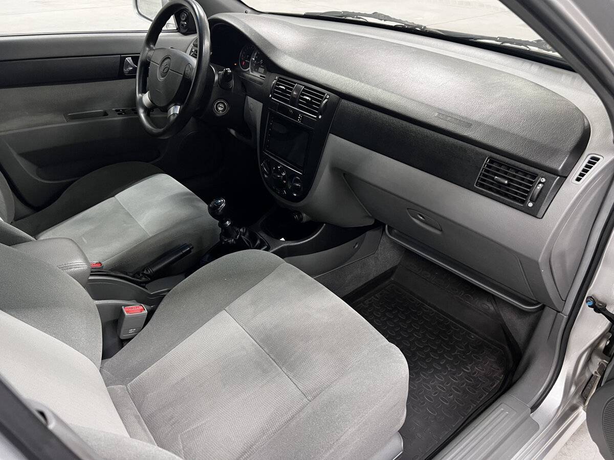 Daewoo Gentra с пробегом — 2013 год. Фото: #10