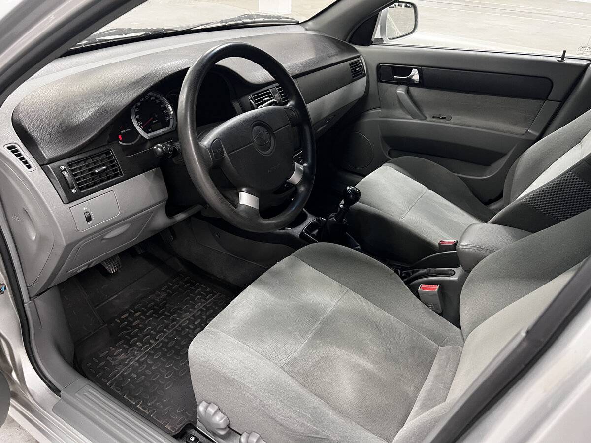 Daewoo Gentra с пробегом — 2013 год. Фото: #15