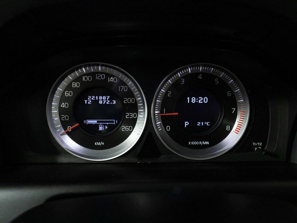 Volvo XC60 с пробегом — 2012 год. Фото: #11