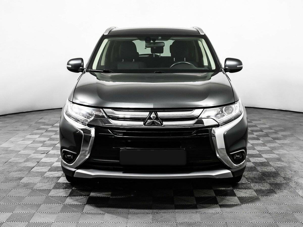 Mitsubishi Outlander с пробегом — 2018 год. Фото: #1