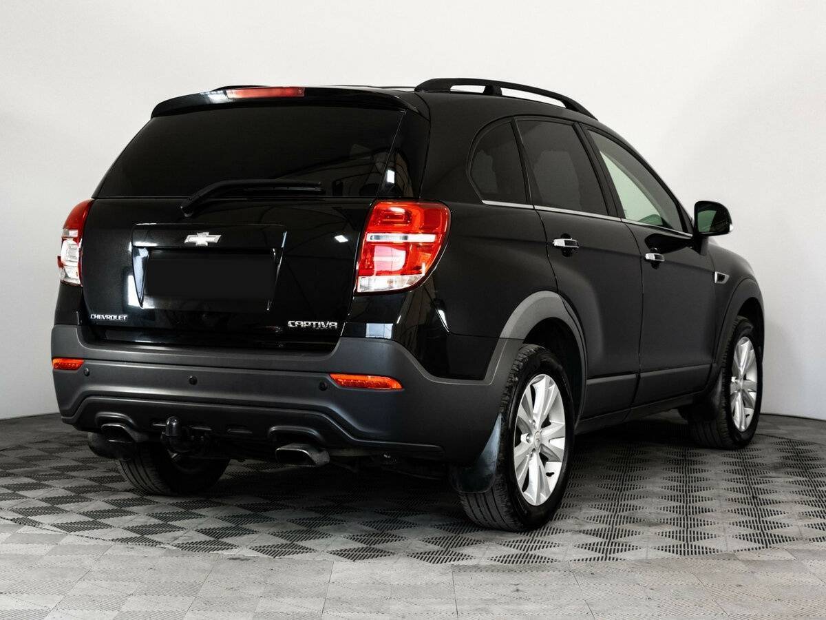 Chevrolet Captiva с пробегом — 2015 год. Фото: #3