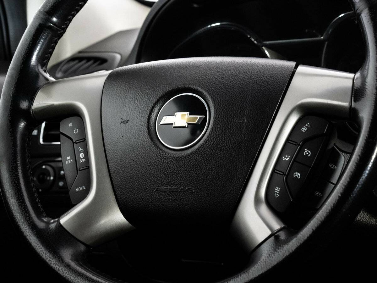 Chevrolet Captiva с пробегом — 2015 год. Фото: #9