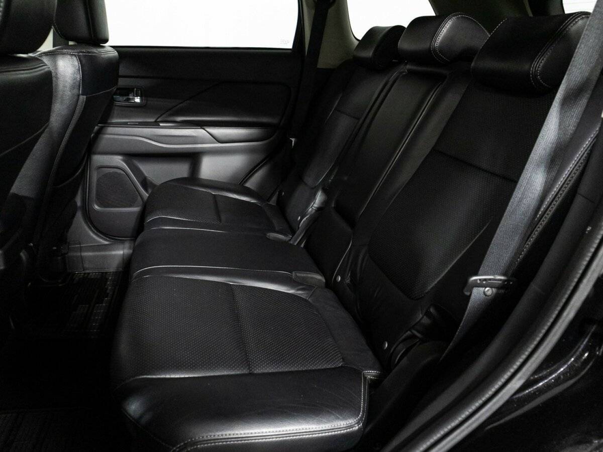 Mitsubishi Outlander с пробегом — 2013 год. Фото: #9