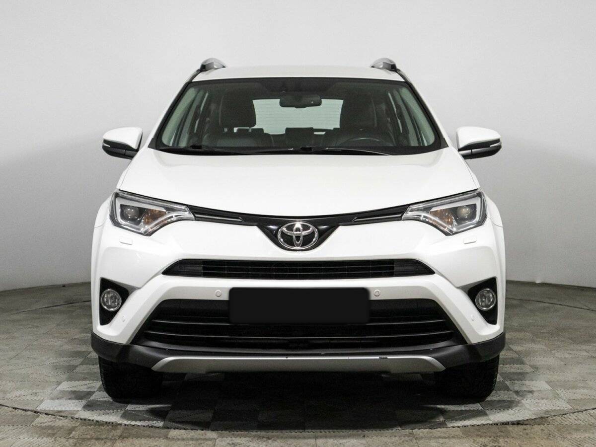 Toyota RAV4 с пробегом — 2018 год. Фото: #1