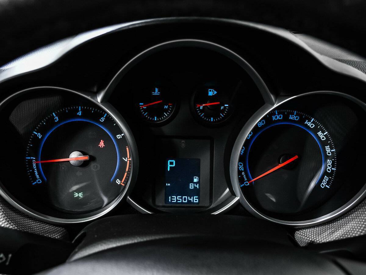 Chevrolet Cruze с пробегом — 2013 год. Фото: #9