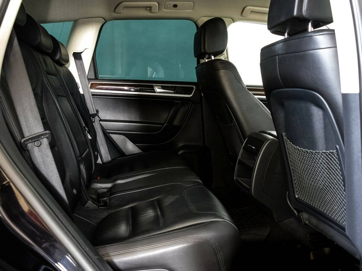 Volkswagen Touareg с пробегом — 2015 год. Фото: #13