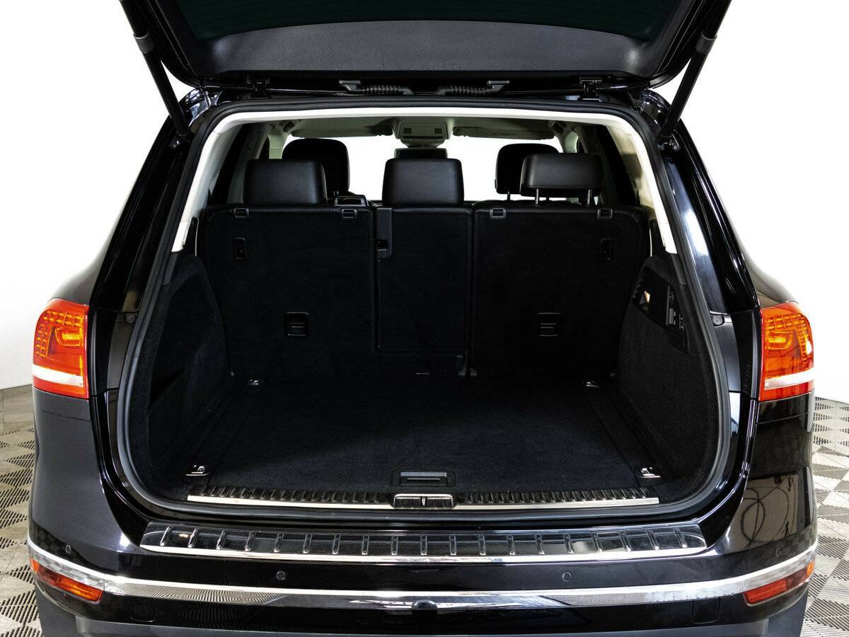 Volkswagen Touareg с пробегом — 2015 год. Фото: #26