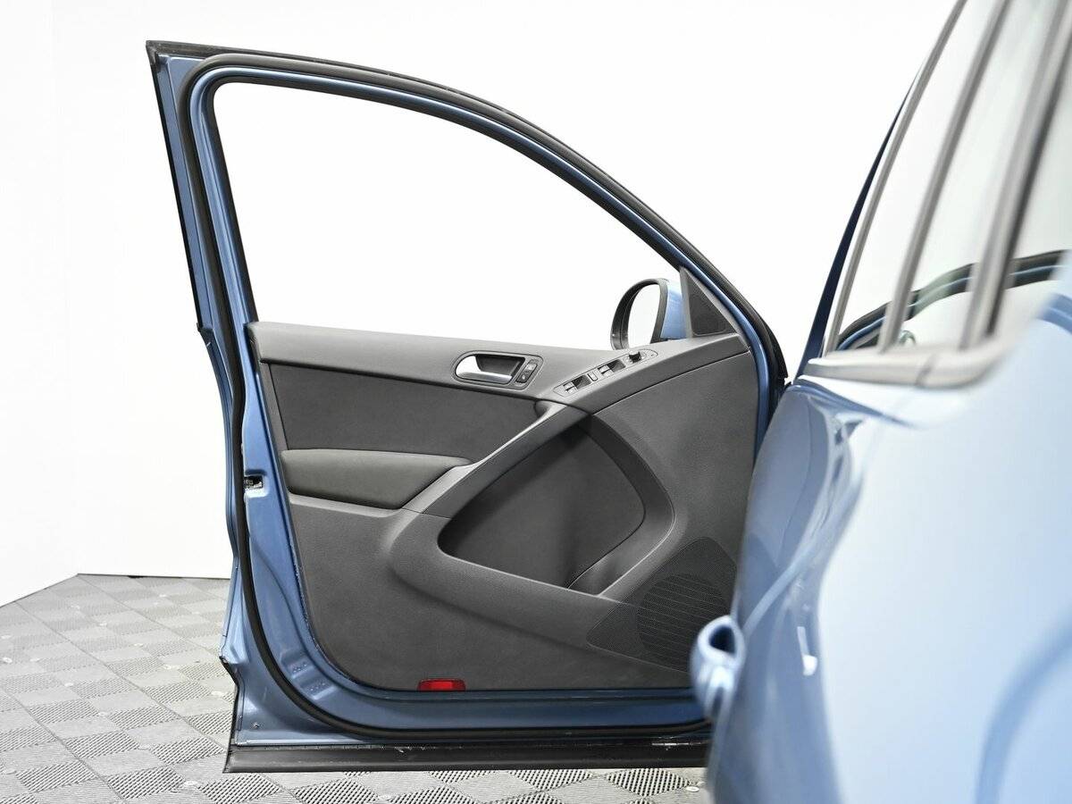 Volkswagen Tiguan с пробегом — 2012 год. Фото: #6