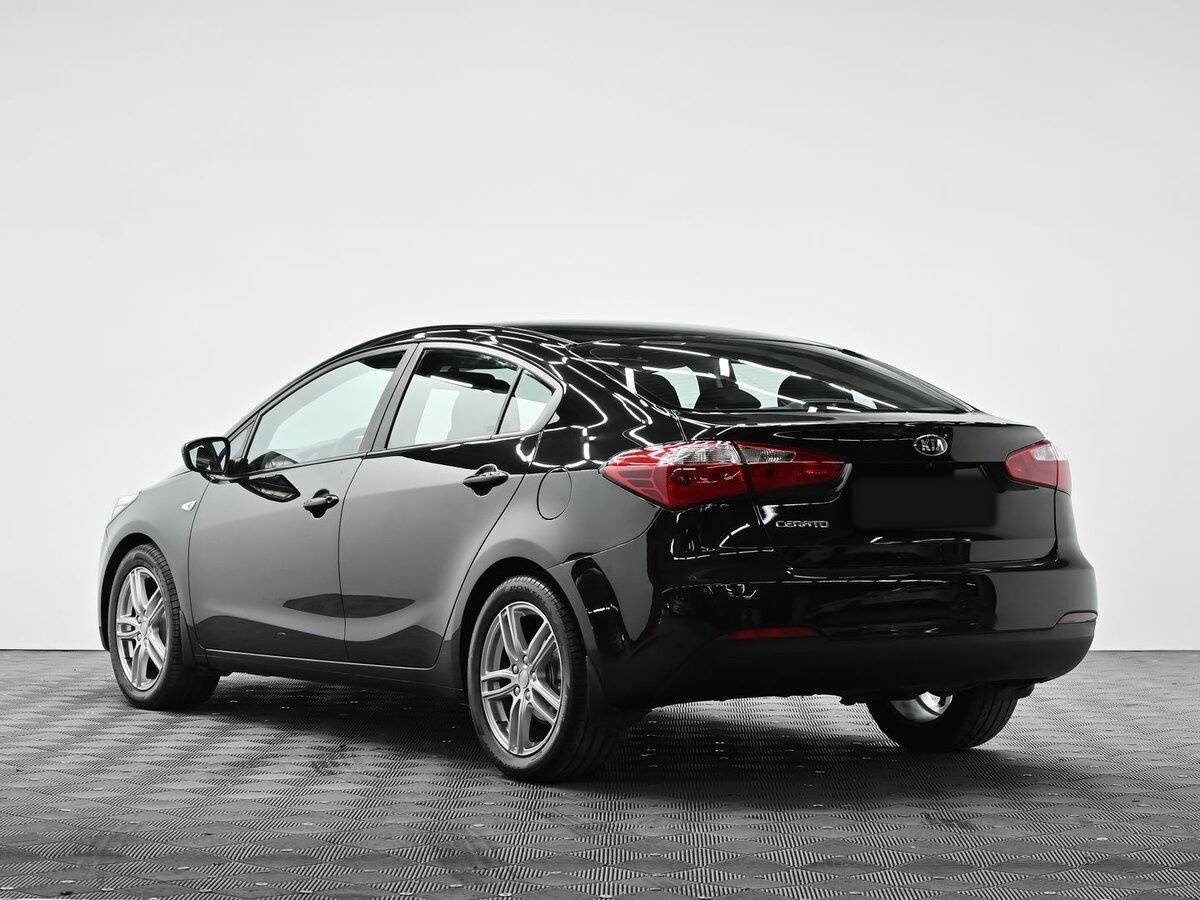 Kia Cerato с пробегом — 2015 год. Фото: #2
