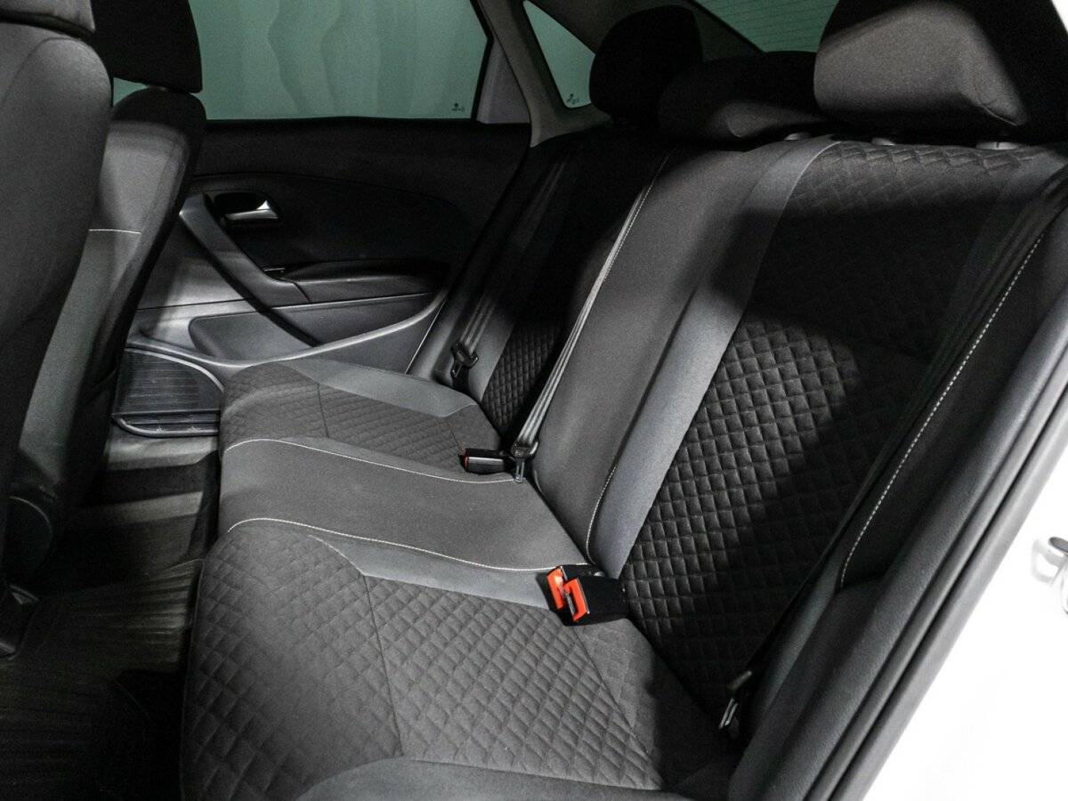 Volkswagen Polo с пробегом — 2018 год. Фото: #9