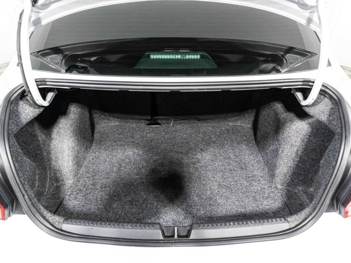 Volkswagen Polo с пробегом — 2018 год. Фото: #14