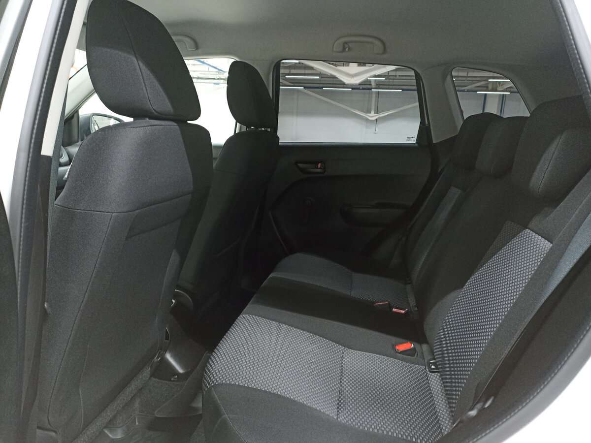 Suzuki Vitara с пробегом — 2021 год. Фото: #11