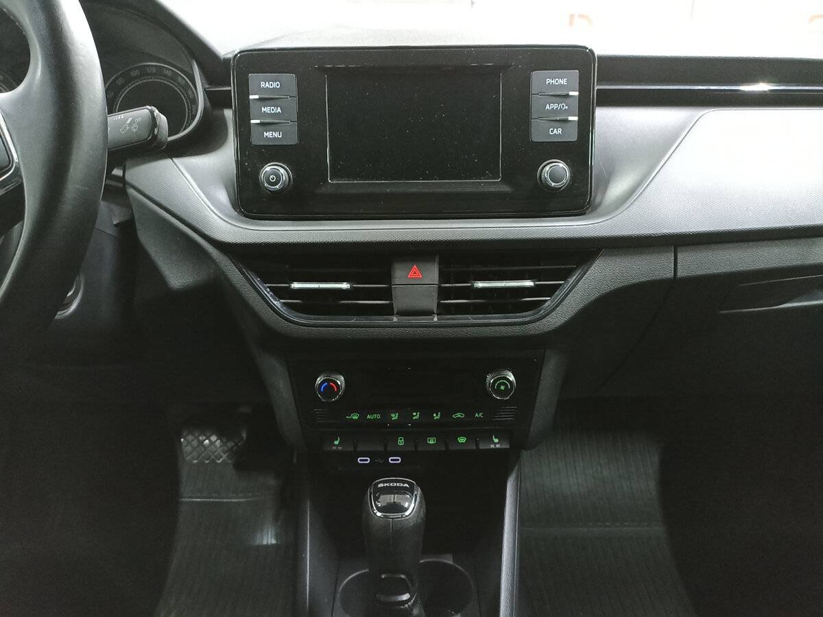 Skoda Rapid с пробегом — 2021 год. Фото: #14