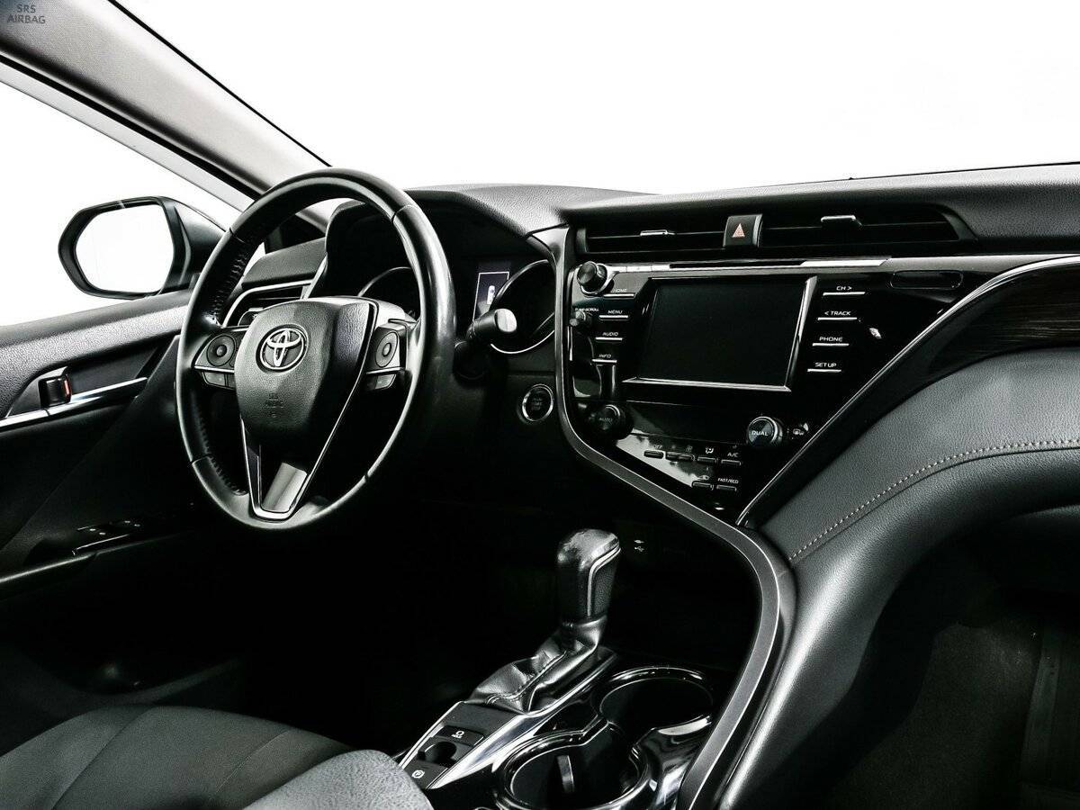 Toyota Camry с пробегом — 2019 год. Фото: #8