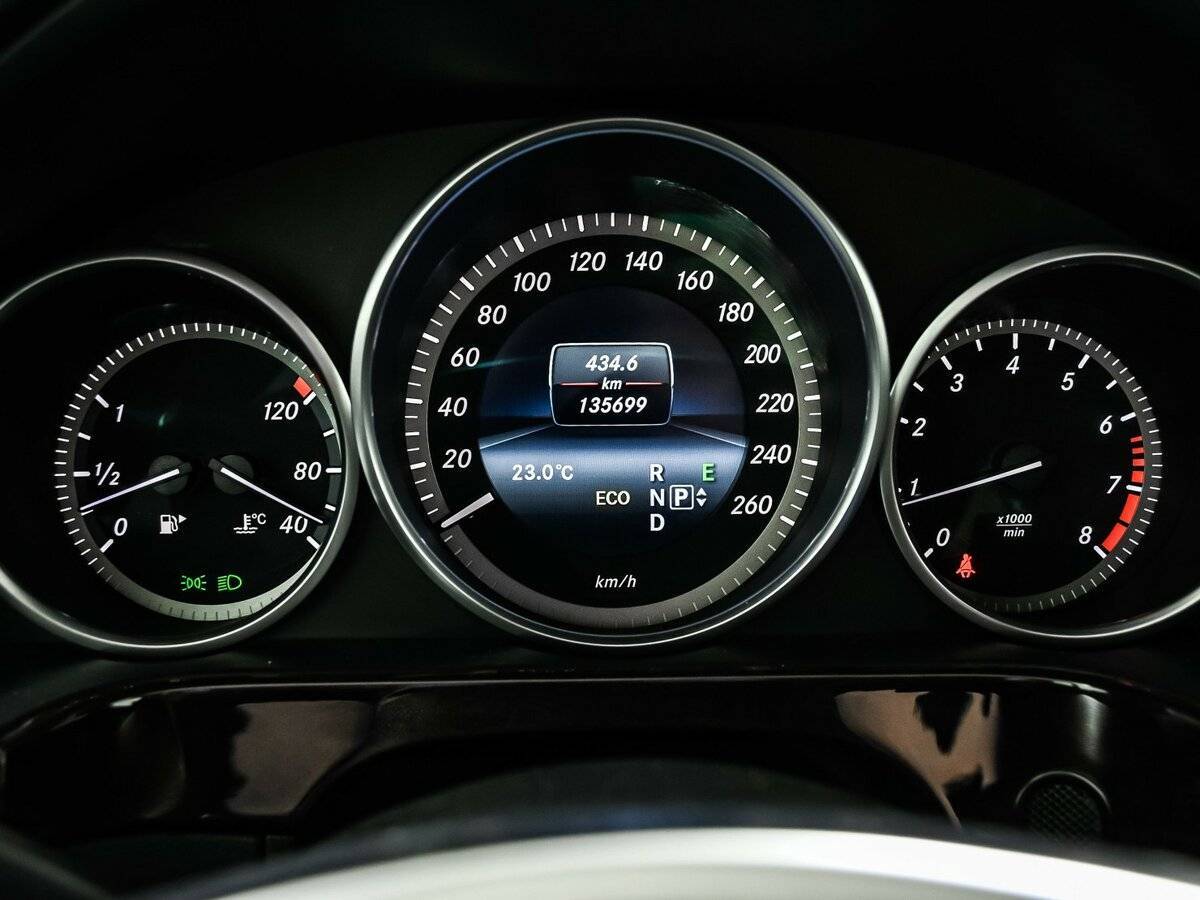 Mercedes-Benz E-Класс с пробегом — 2014 год. Фото: #9