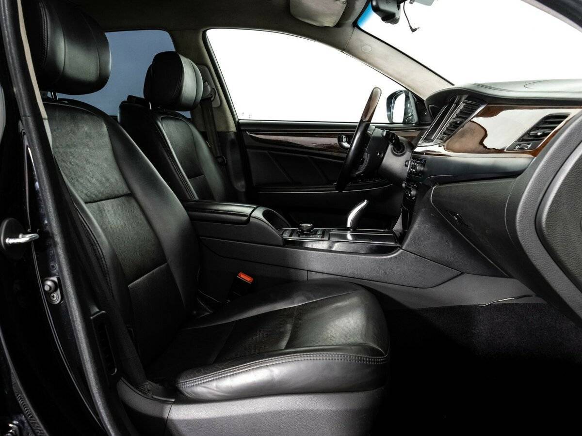 Hyundai Equus с пробегом — 2015 год. Фото: #18