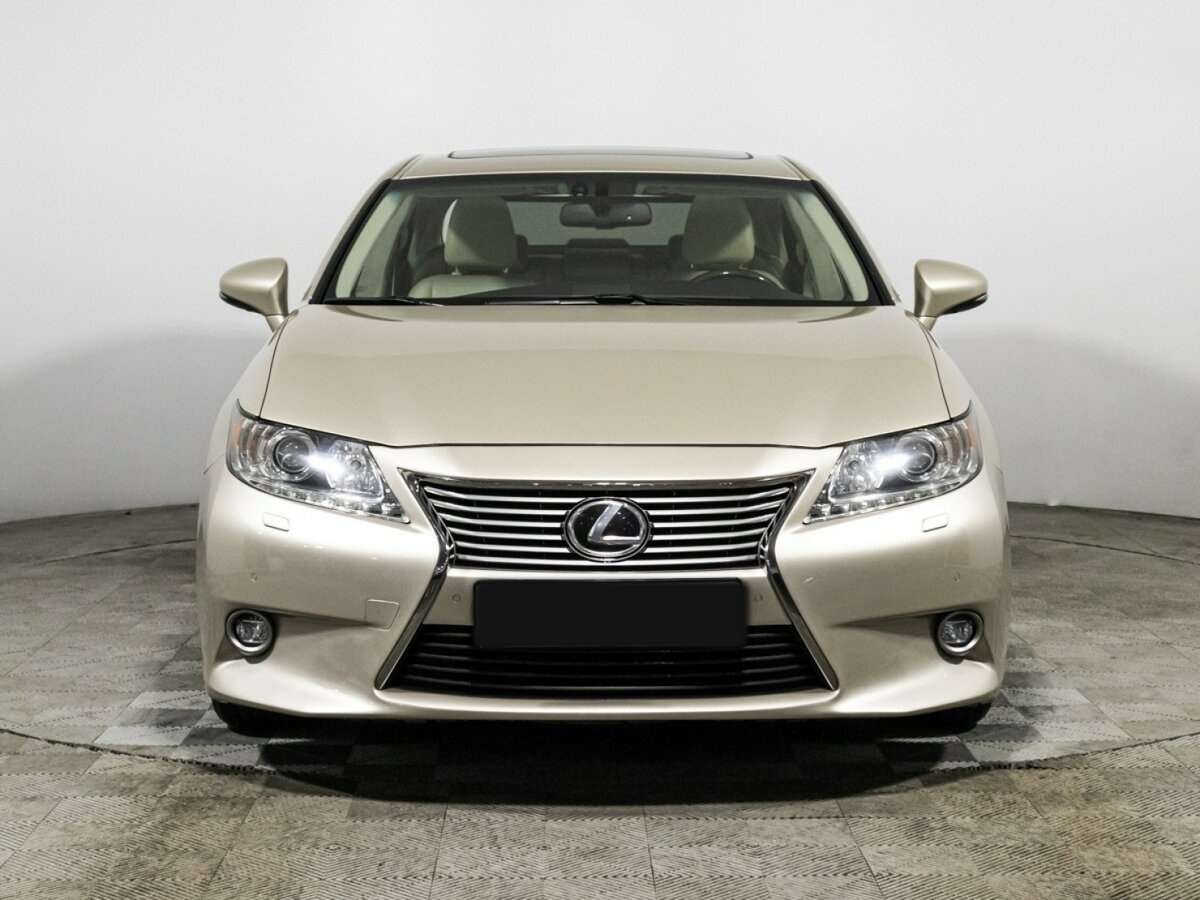 Lexus ES с пробегом — 2014 год. Фото: #1
