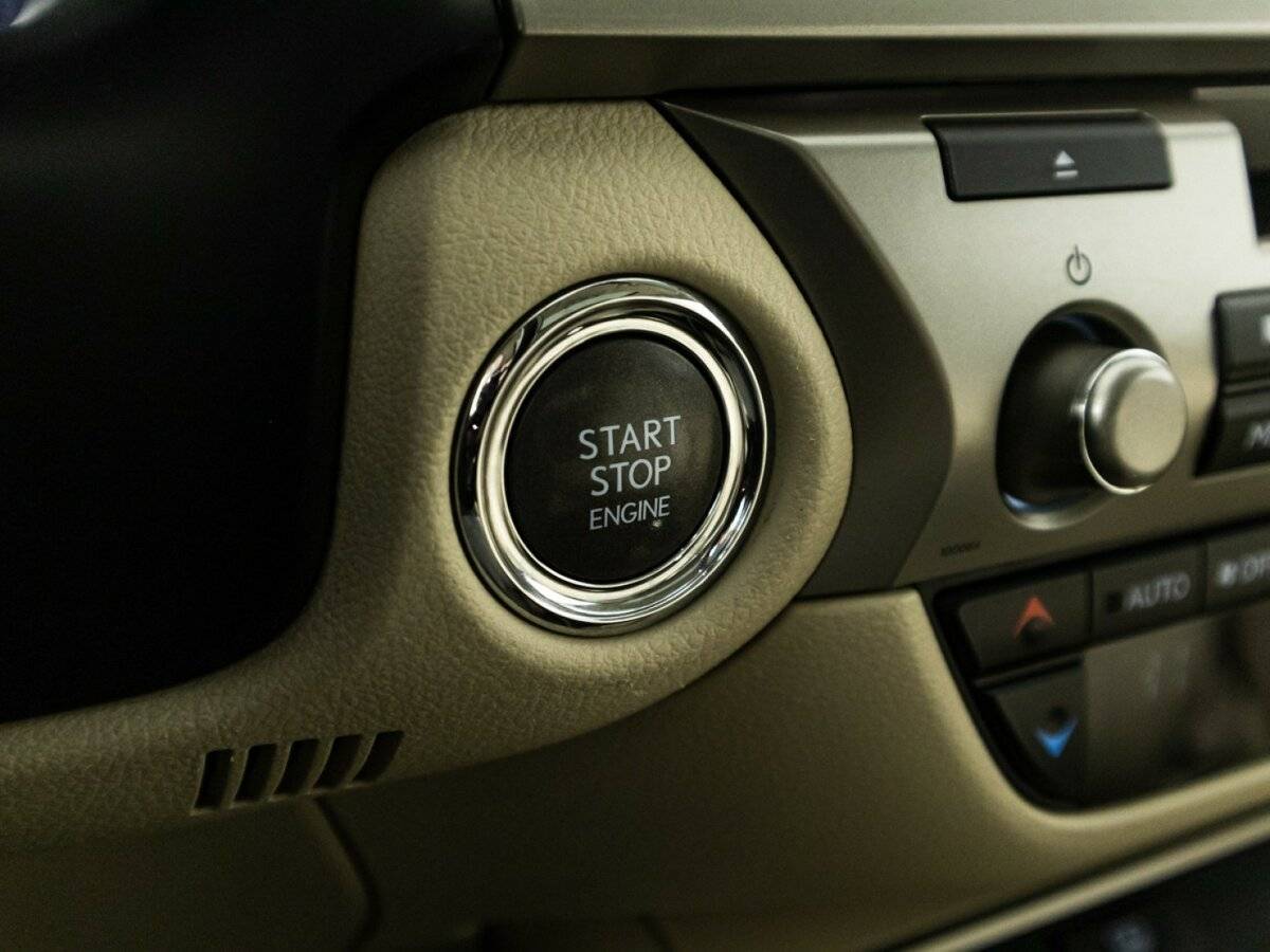 Lexus ES с пробегом — 2014 год. Фото: #20