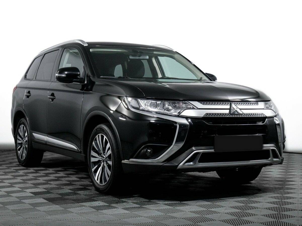 Mitsubishi Outlander с пробегом — 2021 год. Фото: #2
