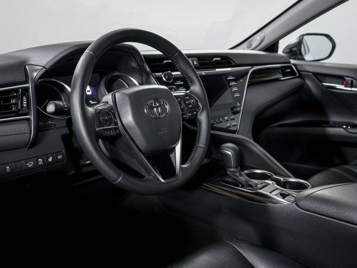 Toyota Camry с пробегом — 2019 год. Фото: #13