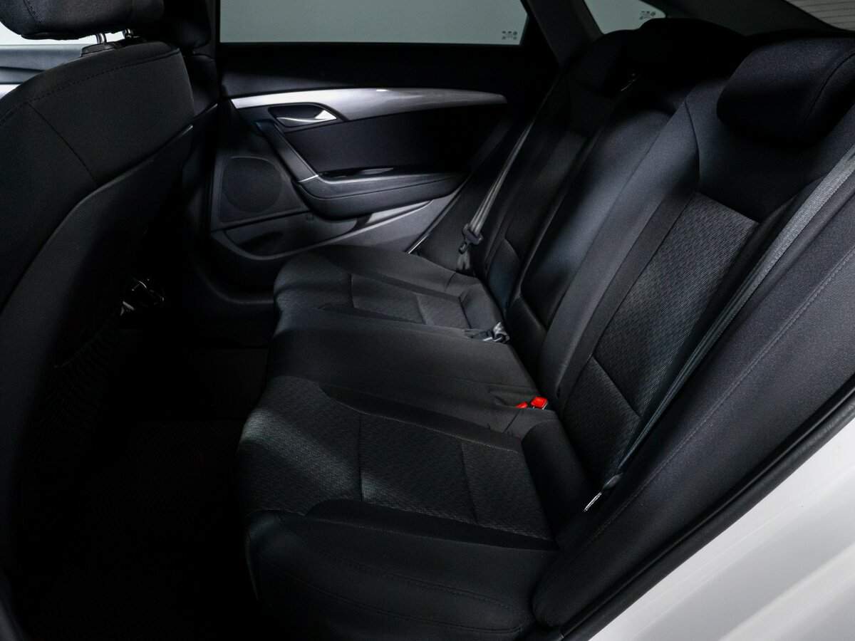 Hyundai i40 с пробегом — 2013 год. Фото: #9