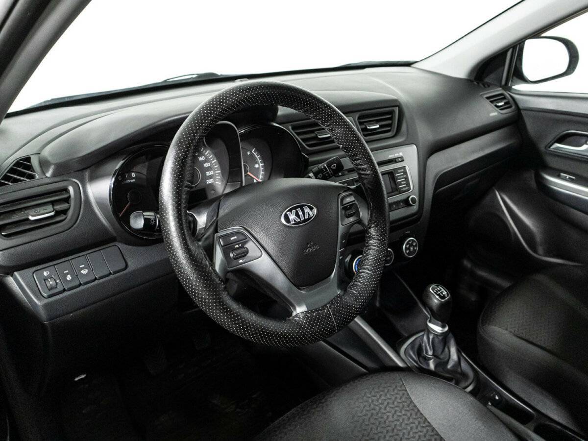 Kia Rio с пробегом — 2015 год. Фото: #10