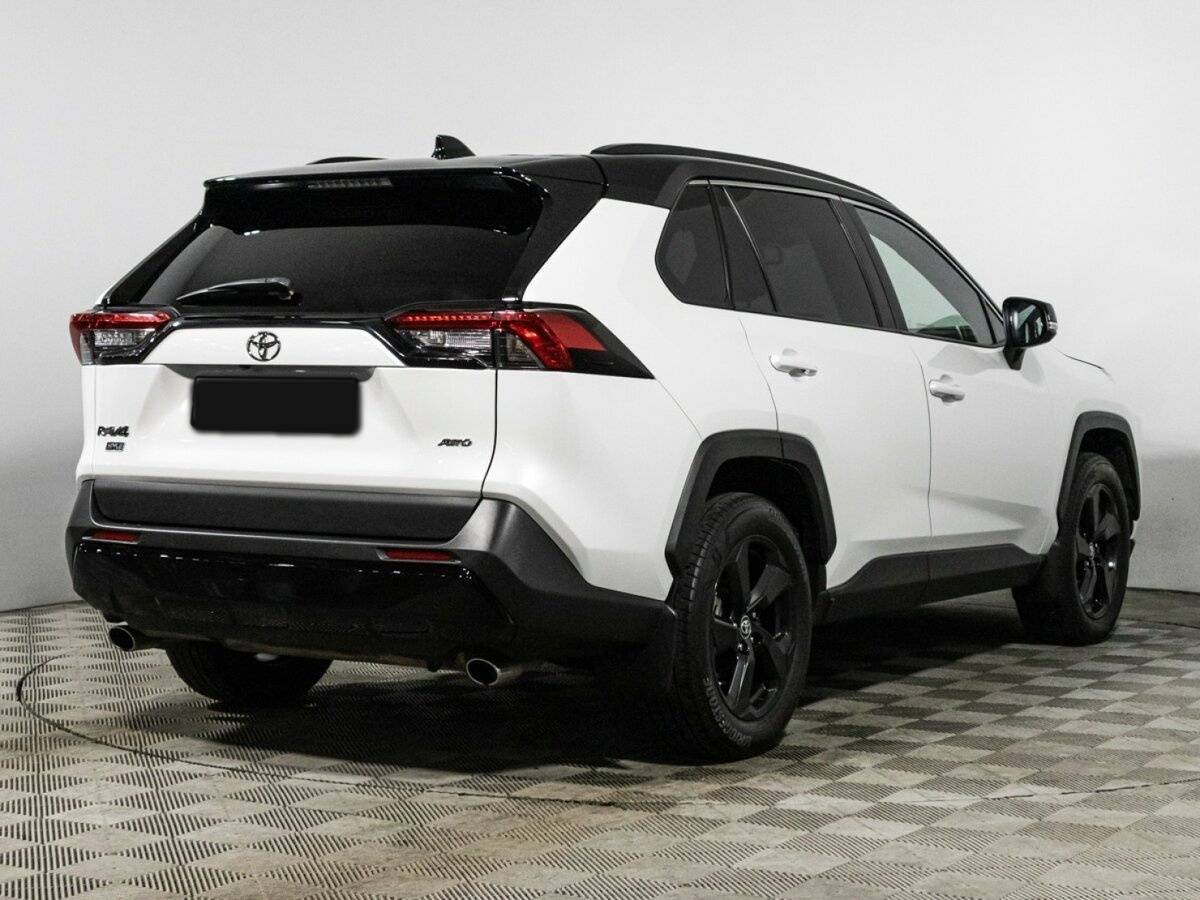 Toyota RAV4 с пробегом — 2020 год. Фото: #4
