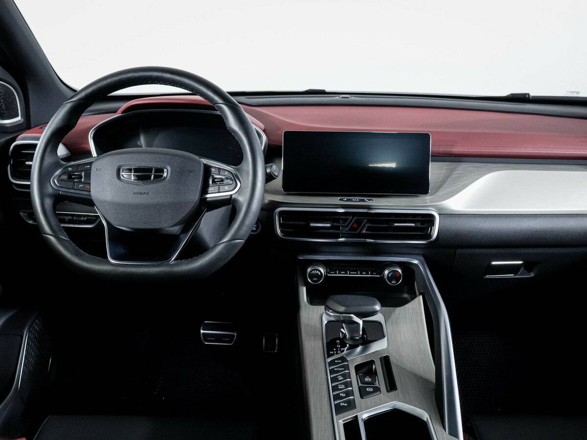 Geely Coolray с пробегом — 2023 год. Фото: #11