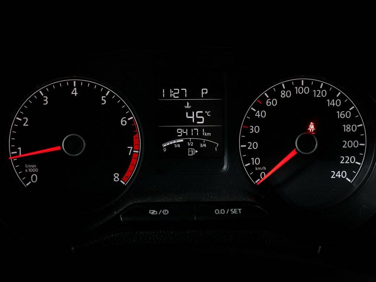 Volkswagen Polo с пробегом — 2016 год. Фото: #10