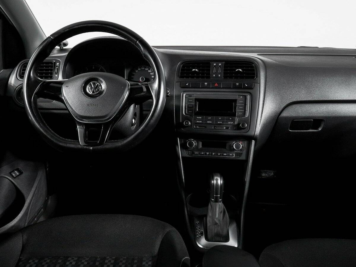 Volkswagen Polo с пробегом — 2016 год. Фото: #11