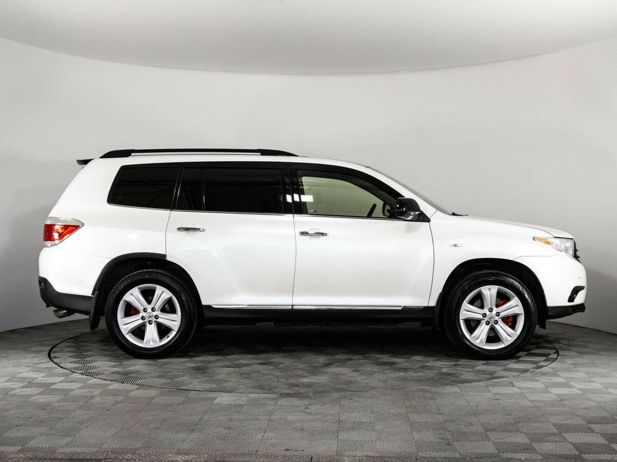 Toyota Highlander с пробегом — 2012 год. Фото: #3