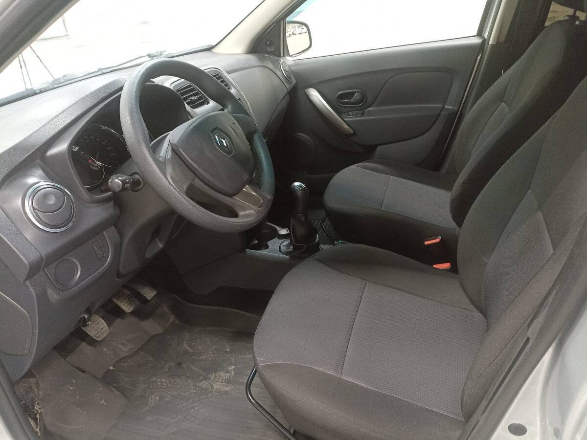 Renault Logan с пробегом — 2017 год. Фото: #15