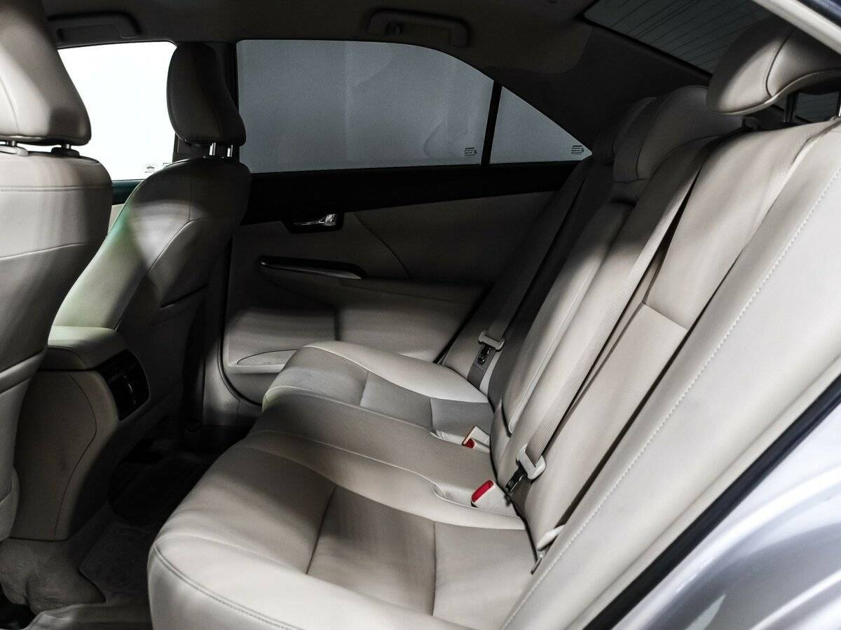 Toyota Camry с пробегом — 2012 год. Фото: #12