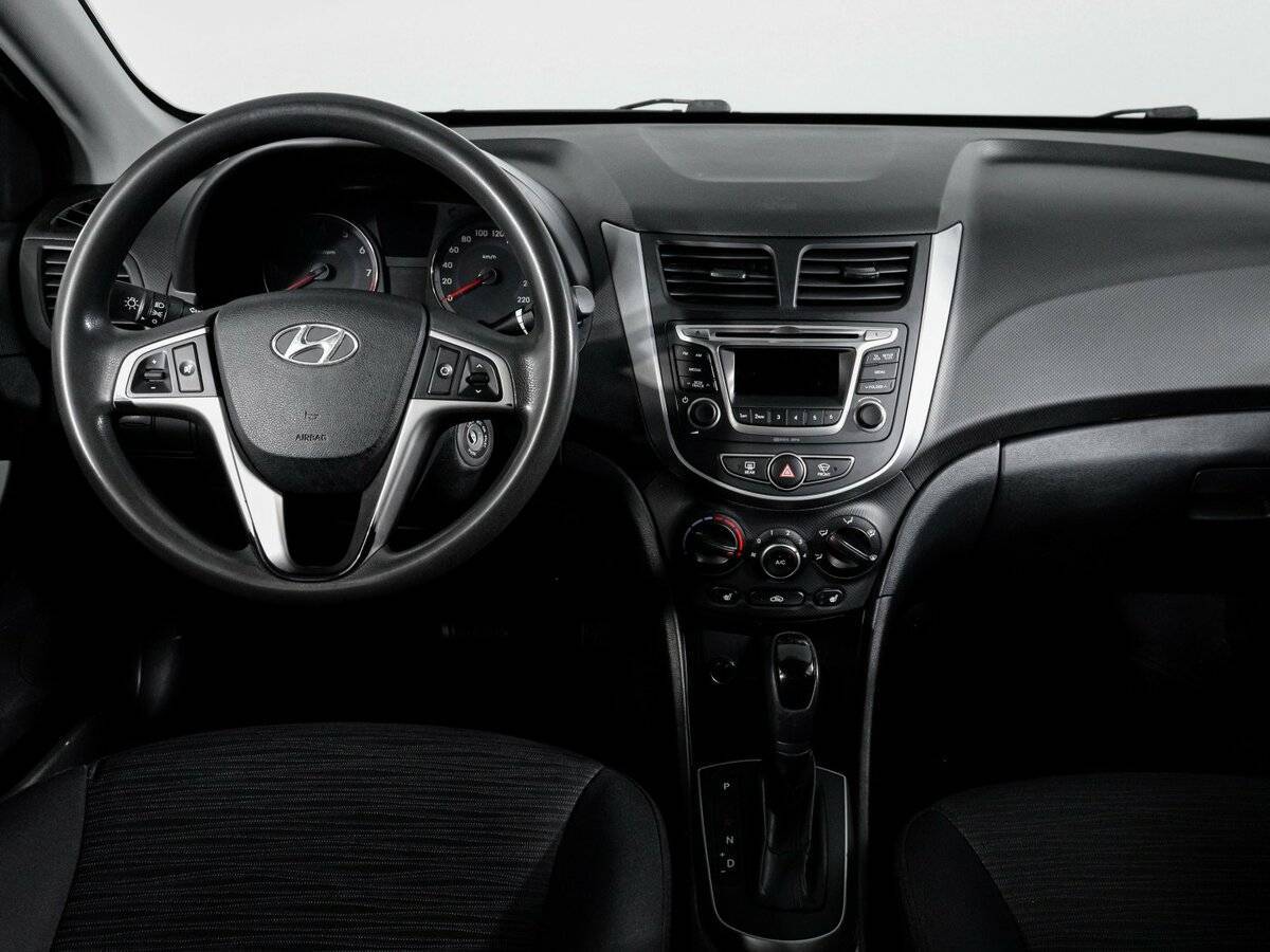 Hyundai Solaris с пробегом — 2016 год. Фото: #11